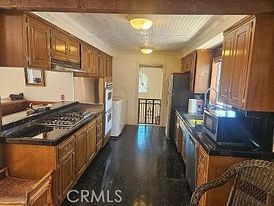 4th image of 7916 W 80th St