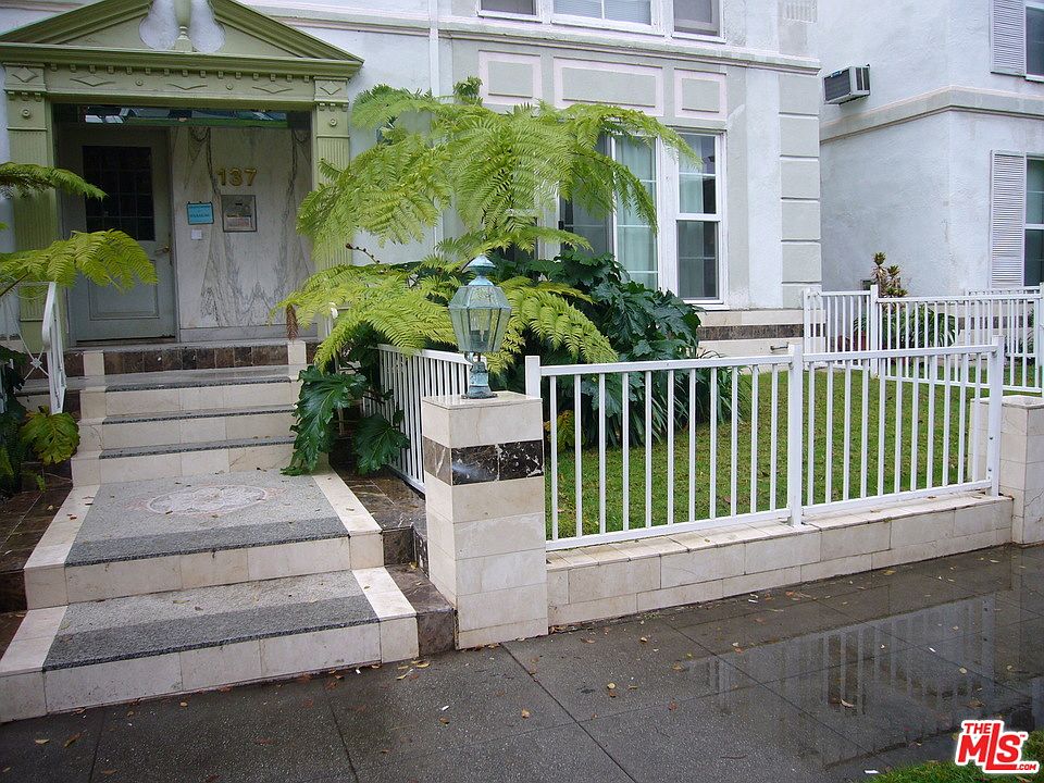 1st image of 137 S Crescent Dr APT 2