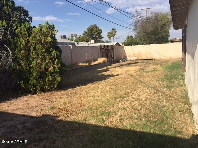 1st image of 420 E 10th St