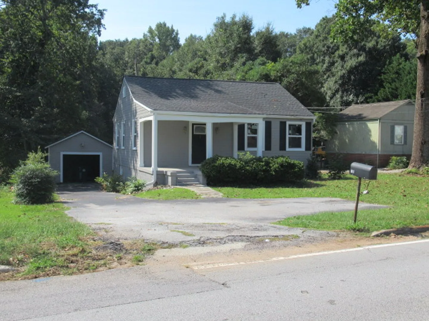 Cedar 831 — Photo 1