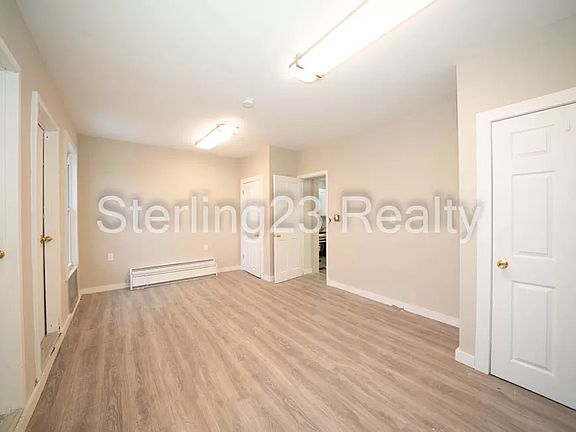 5th image of 2911 21st Ave #1