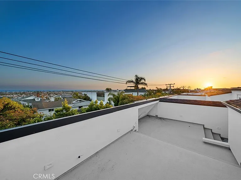 1511 Cliff Dr — Photo 20
