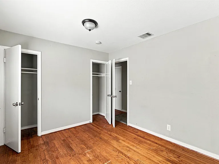 509 Avenue J — Photo 15