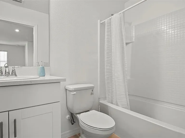 6305 Springmont Loop — Photo 30