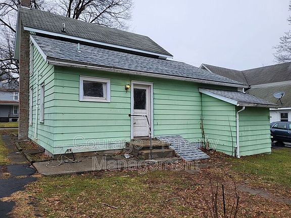 4th image of 215 Bloomer Ave