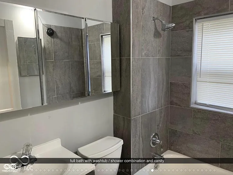 328 W 40th St — Photo 30