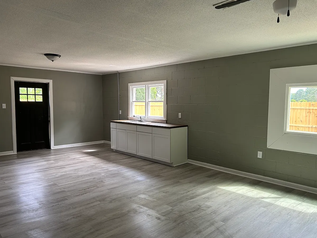 Building Photo - 415 Lakeview Blvd #B