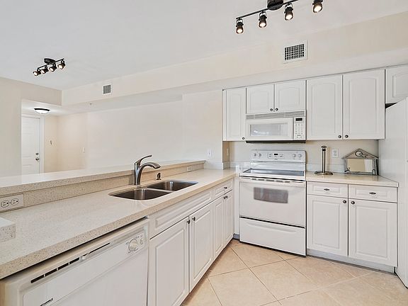 5th image of 260 Village Boulevard #5204