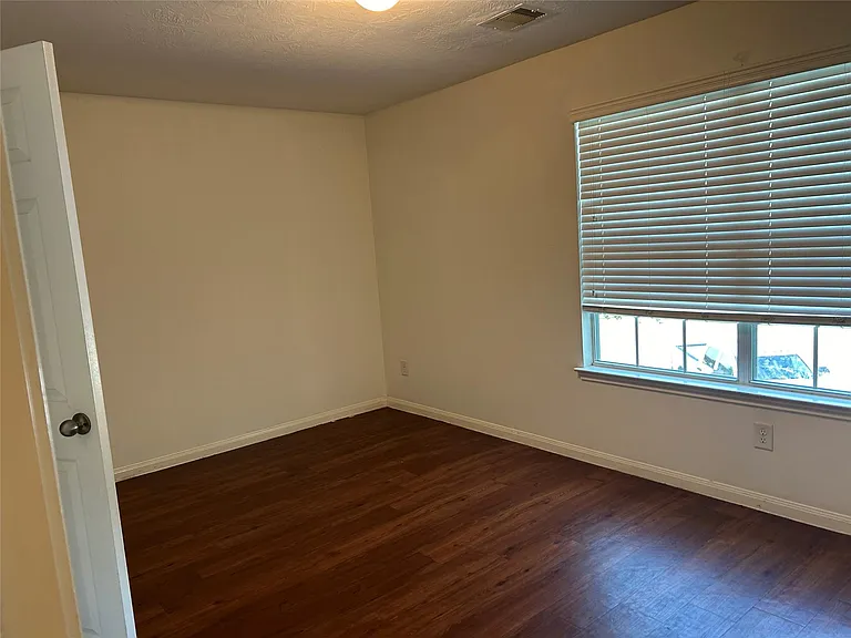 21511 Donata Cir — Photo 9