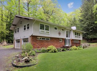 60 Lake Pleasant Dr, Staatsburg, NY 12580