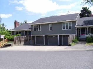 2103 SW Camelot Ct, Portland, OR 97225