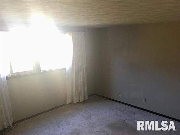 3rd image of 2323 37th St APT 2