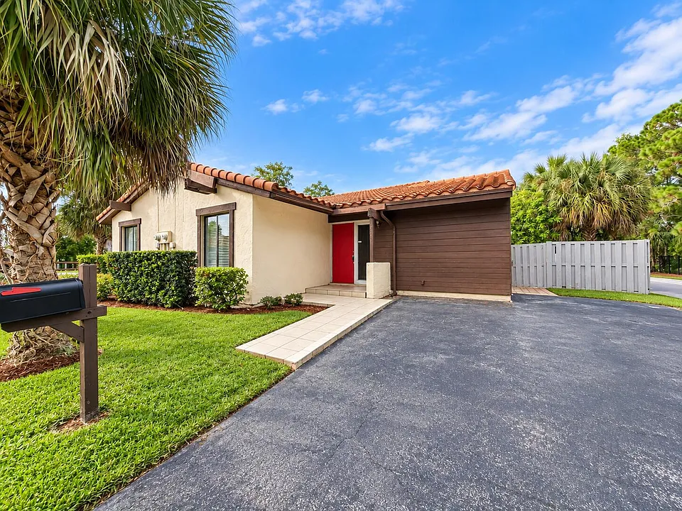 6287 Scotch Pine Ln