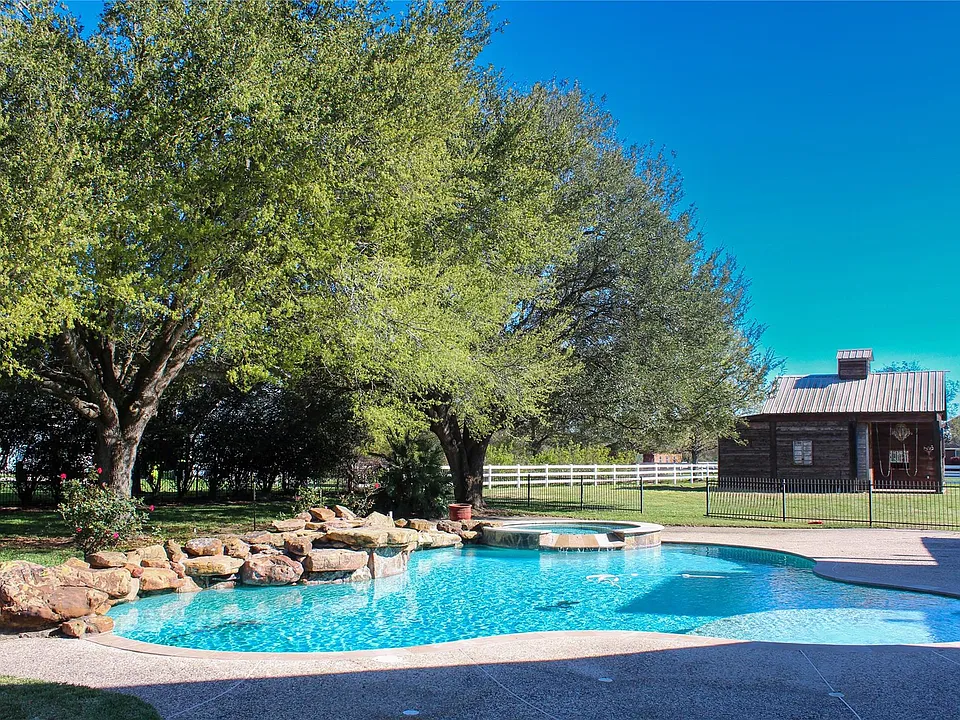 19907 Stone Lake Cir