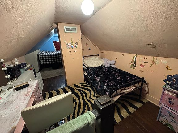 4th image of 906 Avenue G