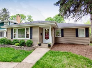 619 S Knollwood Dr, Wheaton, IL 60187