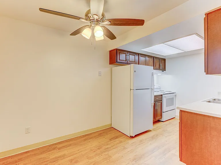 Heritage Apartments — Photo 19