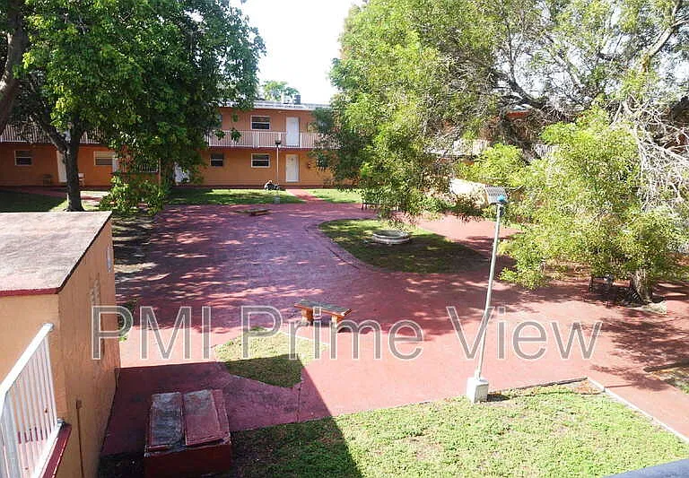 1245 W 24th St #208 — Photo 20