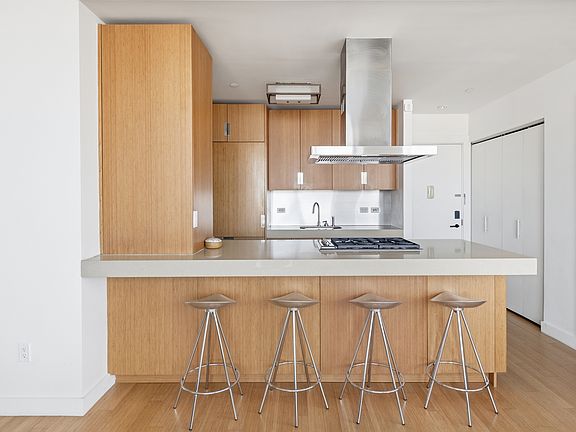 2nd image of 450 W 17th St APT 2508