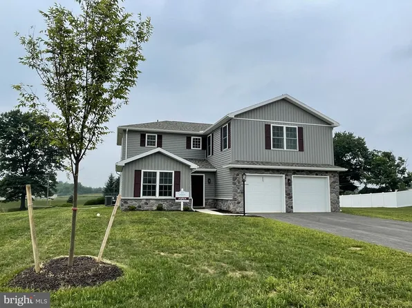 205 Gardenia Ln #L-0034, Lebanon, PA 17042