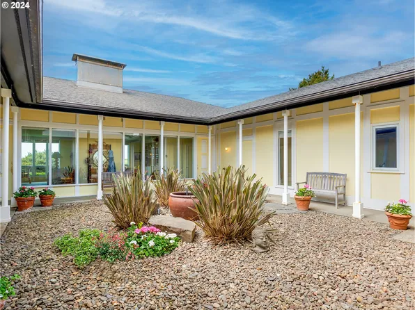 2088 N Ocean Ave, Gearhart, OR 97138