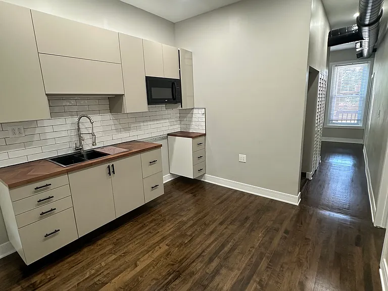 2437 S Kedzie Ave #2 — Photo 4