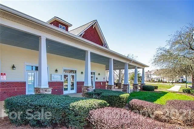 1105 Saratoga Blvd — Photo 18