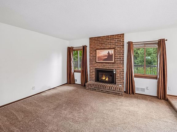 4th image of 4758 Hauge Cir