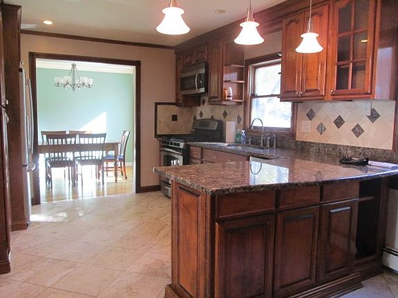5th image of 16 Harwood Pl