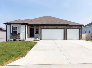 603 SW Hillside Dr, Grain Valley, MO 64029