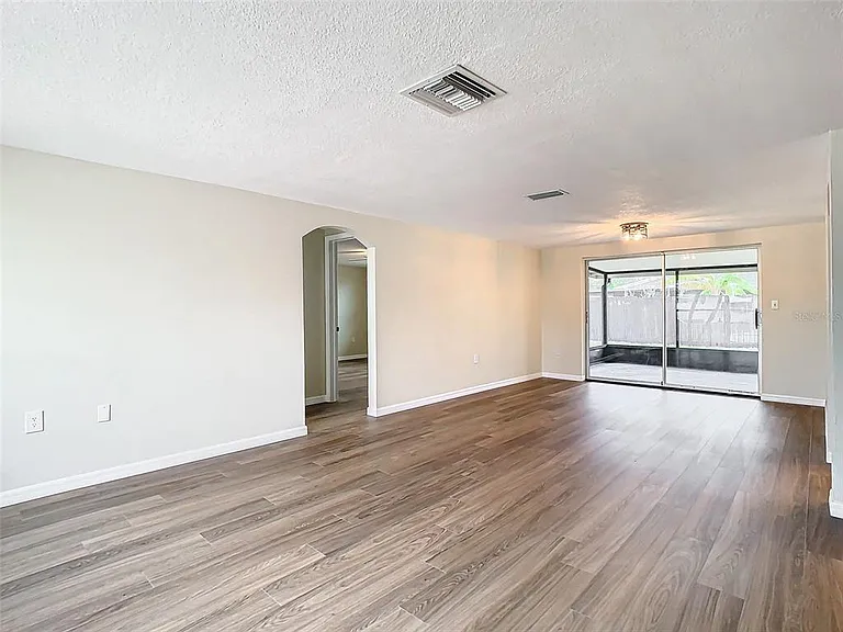 7414 Rockwood Dr — Photo 24