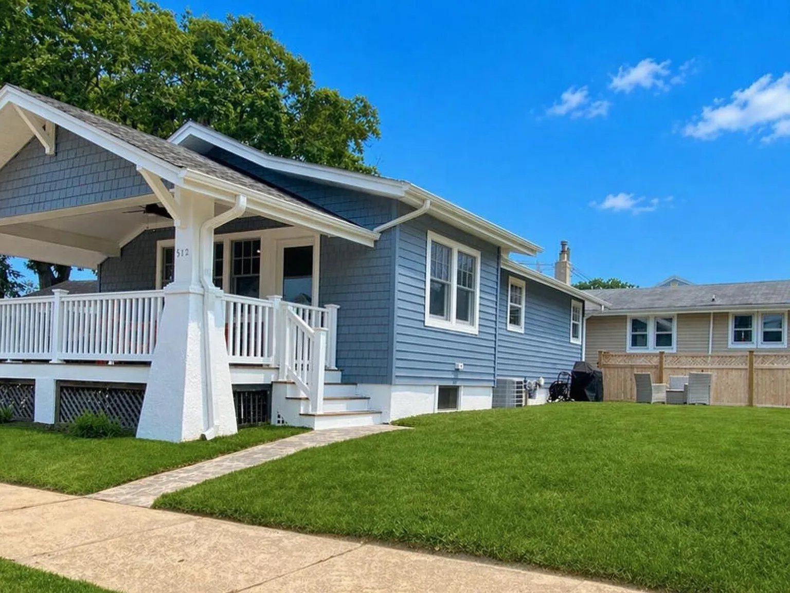 2 bed, 704 sqft, $2,300 — Photo 3