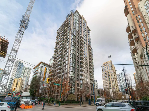 1295 Richards St #1003, Vancouver, BC V6B 1B7