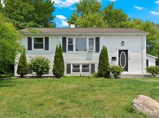 2116 Castle Ct, Waukegan, IL 60087