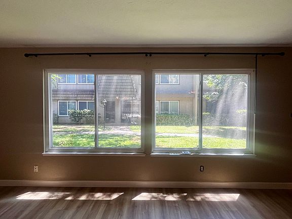 5th image of 2432 Via Camino Ave