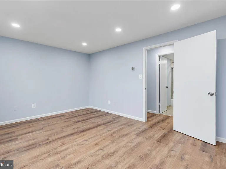 4520 King St #601 — Photo 24