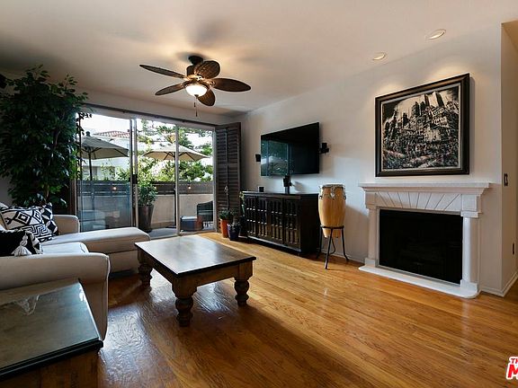 5th image of 11225 Peach Grove St Unit 208