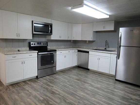 5th image of 35 Fishermans Ln APT B