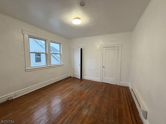 4th image of 205 Chancellor Ave #3