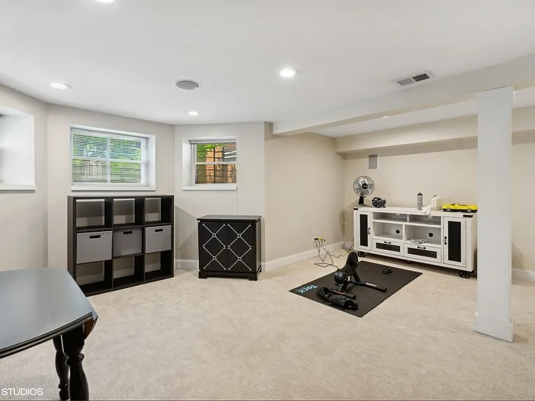 3645 N Wilton Ave #2 — Photo 15