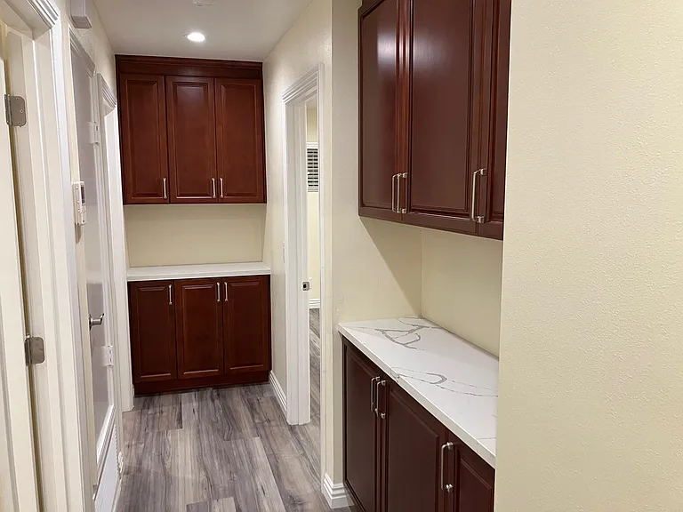 334 Crocker Ave — Photo 10