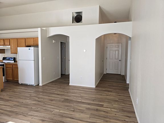 4th image of 2854 Deaun Ave