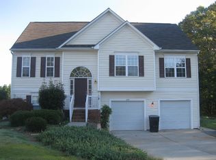 220 Brook Glen Dr, Mooresville, NC 28115