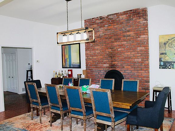3rd image of 177 Hillair Cir