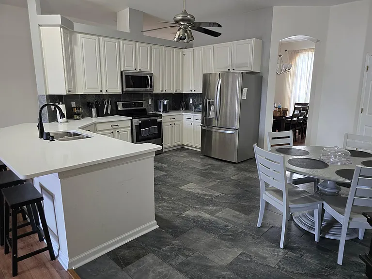 1652 Redstone Ct — Photo 17