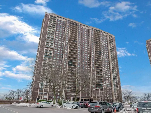 271-10 Grand Central Parkway #3L, Floral Park, NY 11005