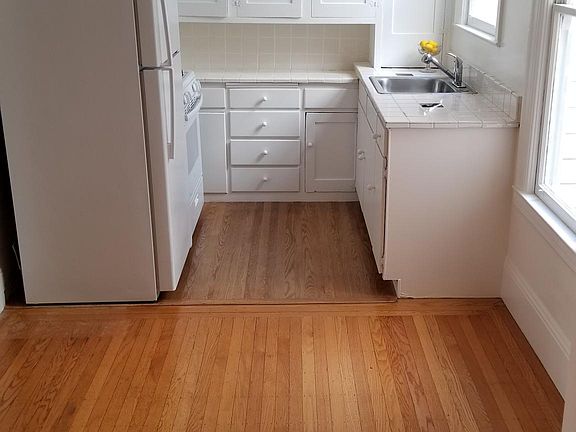 3rd image of 130 Lake St #8