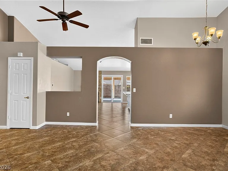 4552 Gonzales Dr — Photo 40