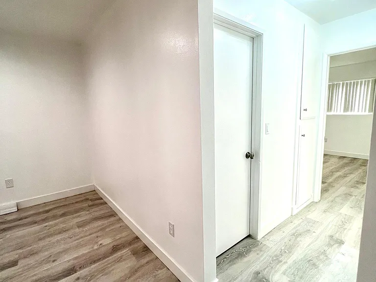 2601 W Orion Ave — Photo 24