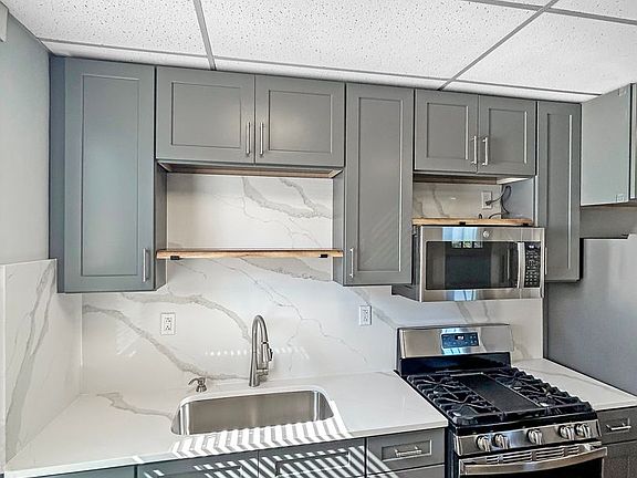 3rd image of 1524 4th Ave Floor 1